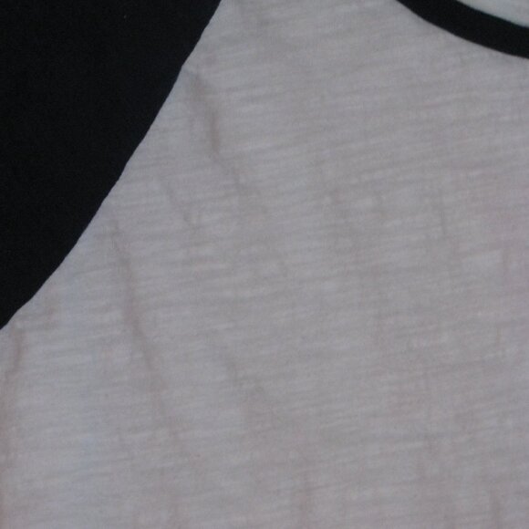 * 2/$15 Old Navy Baseball Style Top Medium EUC White & Navy Blue 3/4 Sleeve - Picture 3 of 3